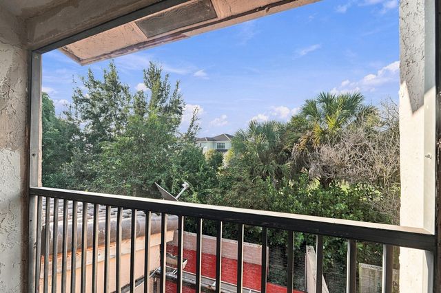 8690 NW 40th Street, Coral Springs, FL 33065