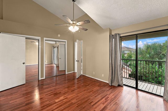 8690 NW 40th Street, Coral Springs, FL 33065