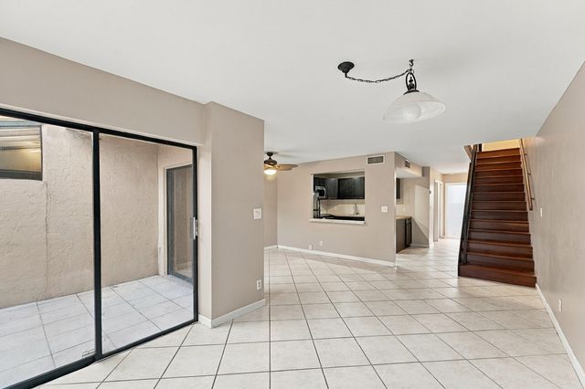 8690 NW 40th Street, Coral Springs, FL 33065