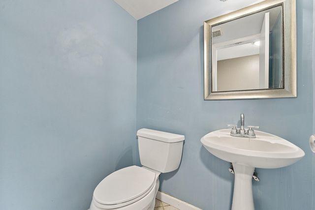 8690 NW 40th Street, Coral Springs, FL 33065