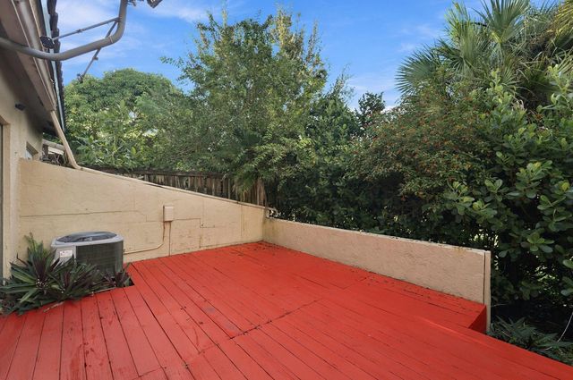 8690 NW 40th Street, Coral Springs, FL 33065