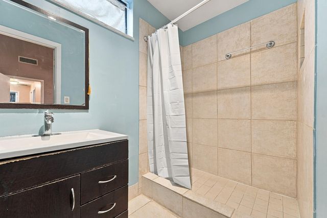 8690 NW 40th Street, Coral Springs, FL 33065