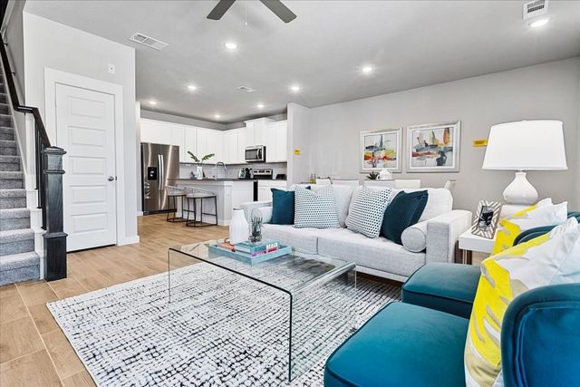 232 Wagon Spoke Way 17, Fort Worth, TX 76120