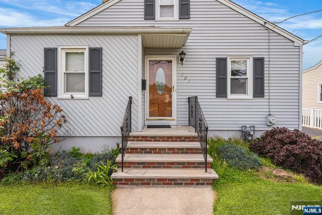 101 Westminster Place, Saddle Brook, NJ 07663