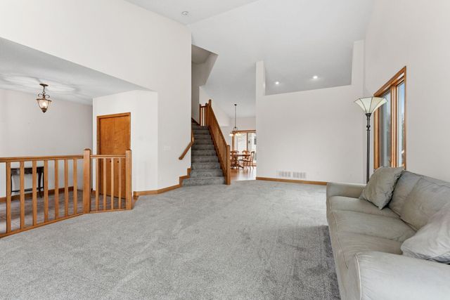 3326 Fox Tail Trail NW, Prior Lake, MN 55372