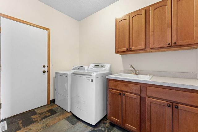 3326 Fox Tail Trail NW, Prior Lake, MN 55372