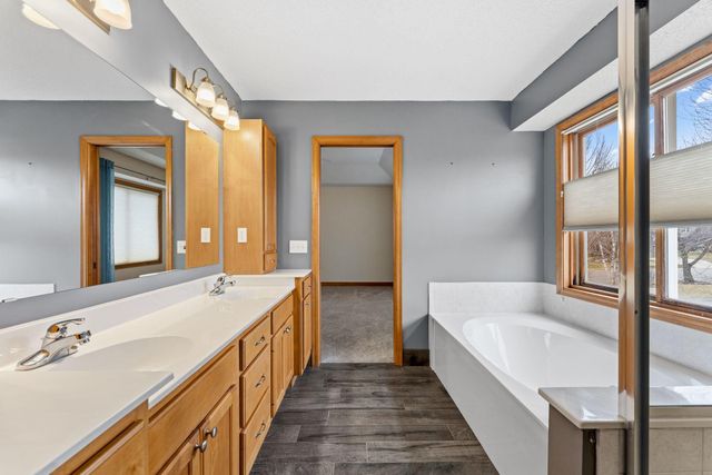 3326 Fox Tail Trail NW, Prior Lake, MN 55372