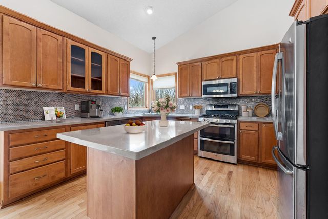 3326 Fox Tail Trail NW, Prior Lake, MN 55372