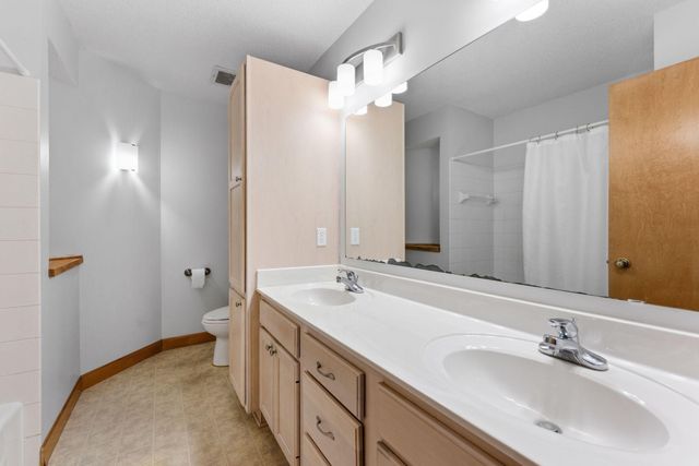 3326 Fox Tail Trail NW, Prior Lake, MN 55372