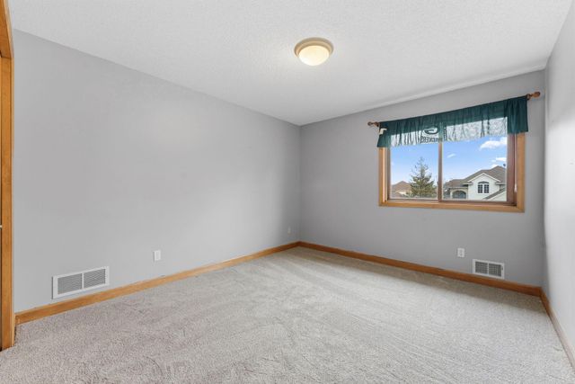 3326 Fox Tail Trail NW, Prior Lake, MN 55372