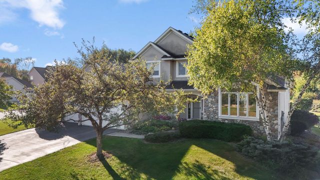 3326 Fox Tail Trail NW, Prior Lake, MN 55372