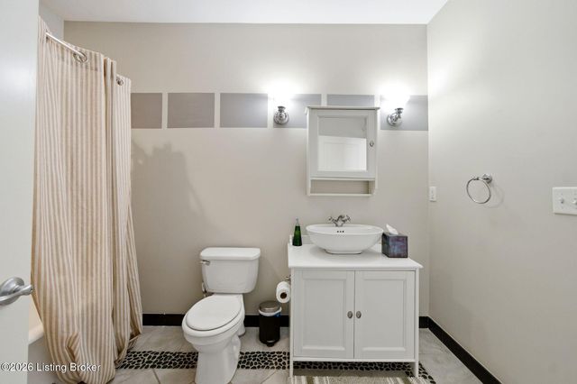 172 N Keats Ave 1, Louisville, KY 40206