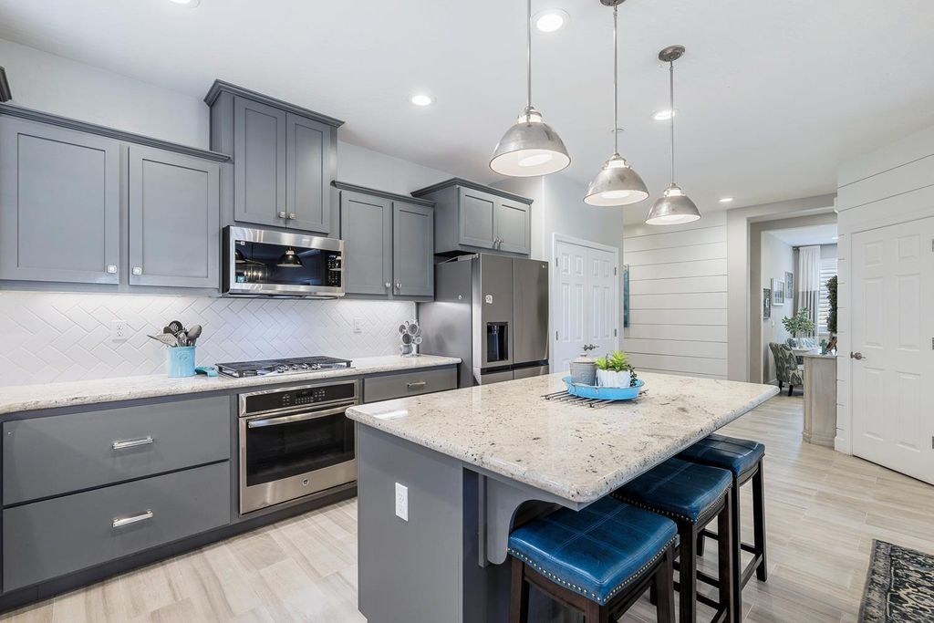Image 10 of property listing at 1016 Lindsay Lane, Clovis, CA 93619