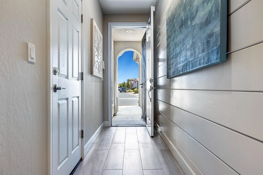 Image 2 of property listing at 1016 Lindsay Lane, Clovis, CA 93619