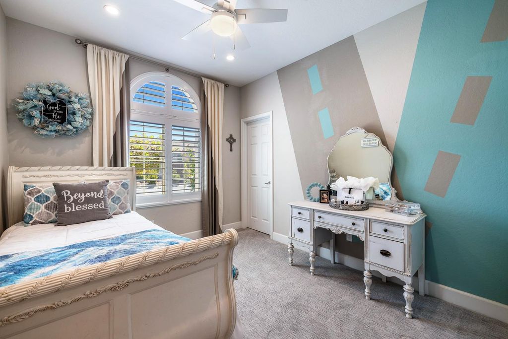 Image 21 of property listing at 1016 Lindsay Lane, Clovis, CA 93619