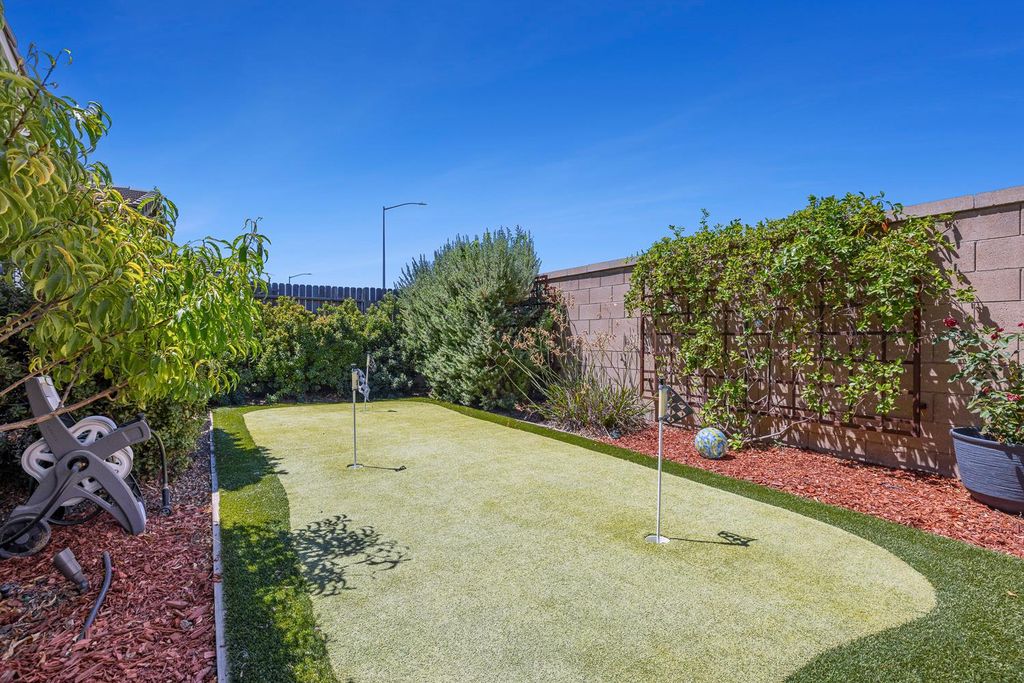 Image 23 of property listing at 1016 Lindsay Lane, Clovis, CA 93619
