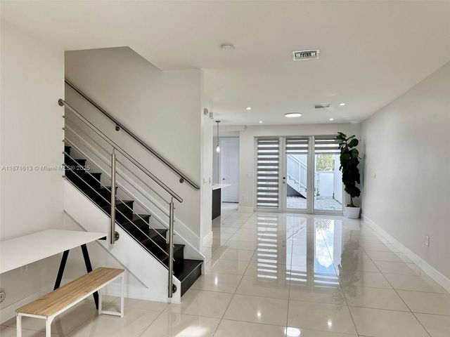 6315 NW 105th Ct, Doral, FL 33178