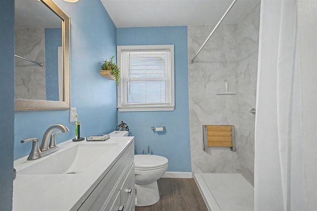 26154 Pennie Street, Dearborn Heights, MI 48125