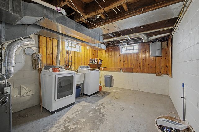 26154 Pennie Street, Dearborn Heights, MI 48125