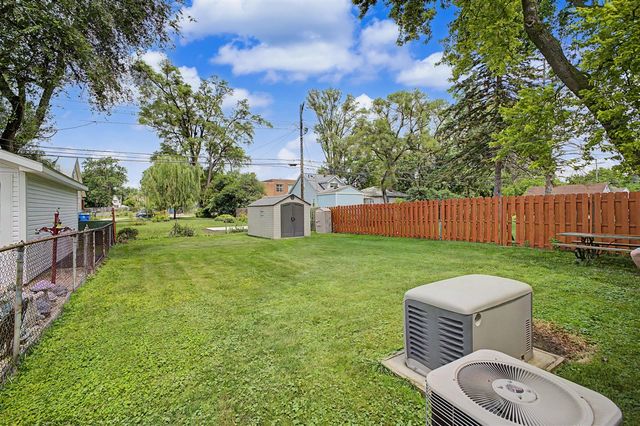 26154 Pennie Street, Dearborn Heights, MI 48125