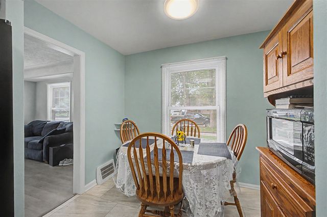 26154 Pennie Street, Dearborn Heights, MI 48125