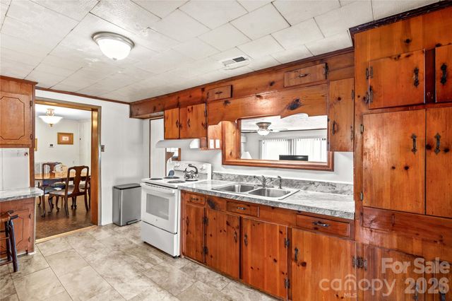 155 Parkertown Road, Mooresville, NC 28115