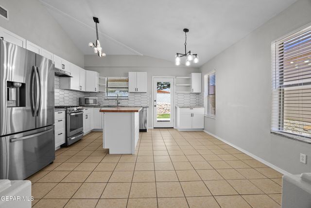 10039 PALOMA Drive, El Paso, TX 79924