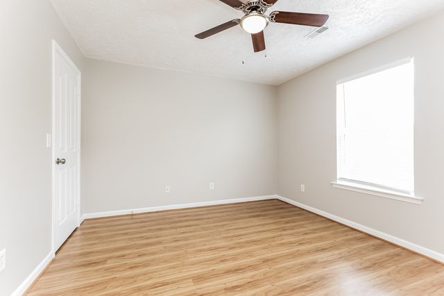2502 Moore Way, La Vergne, TN 37086