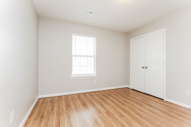 2502 Moore Way, La Vergne, TN 37086