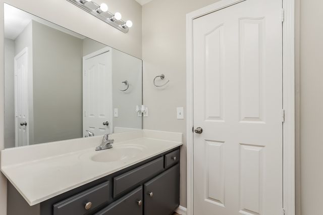 2502 Moore Way, La Vergne, TN 37086