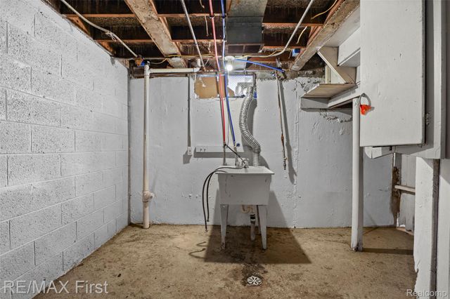 7381 Minock Street, Detroit, MI 48228