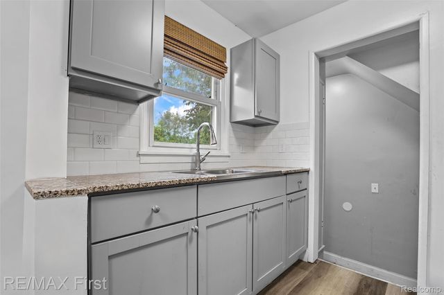 7381 Minock Street, Detroit, MI 48228