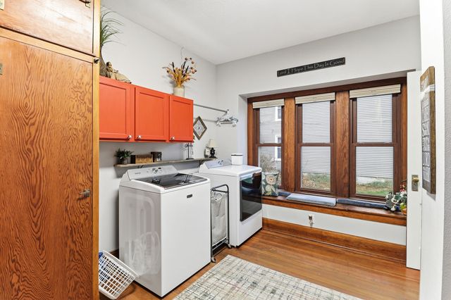 105 W Rippey Avenue, Baxter, IA 50028