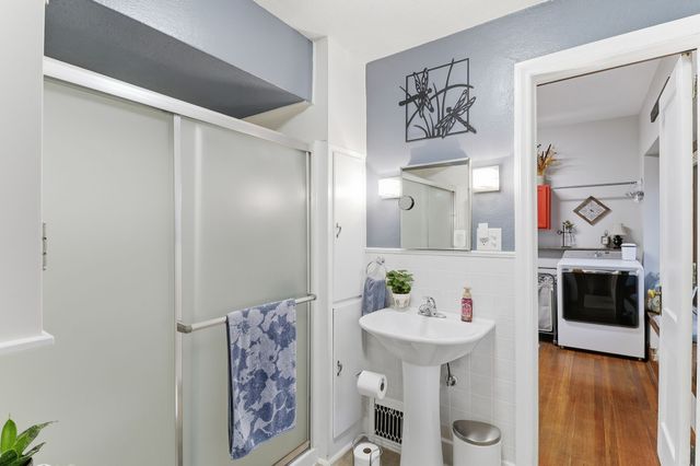 105 W Rippey Avenue, Baxter, IA 50028