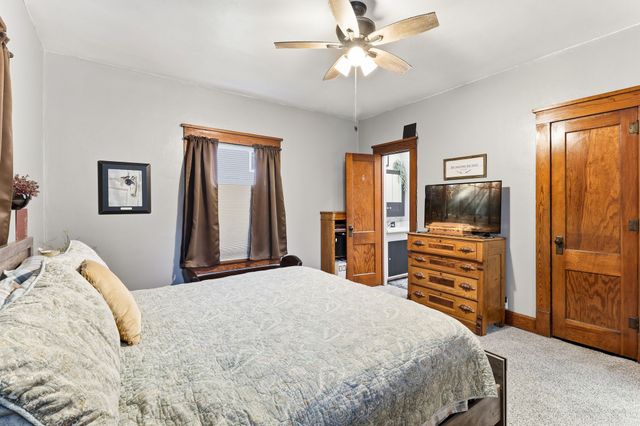 105 W Rippey Avenue, Baxter, IA 50028