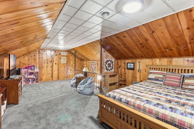 105 W Rippey Avenue, Baxter, IA 50028