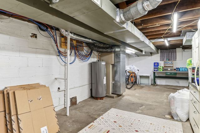 105 W Rippey Avenue, Baxter, IA 50028