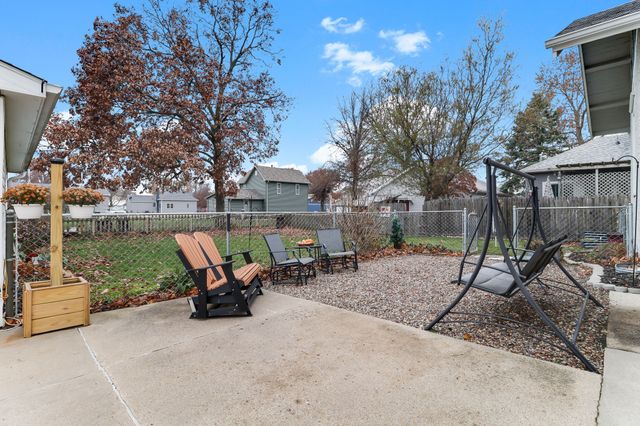 105 W Rippey Avenue, Baxter, IA 50028