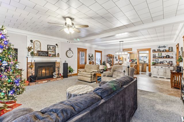 105 W Rippey Avenue, Baxter, IA 50028