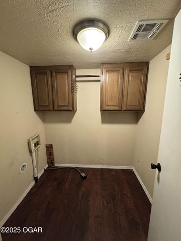 4994 E 20th Street, Joplin, MO 64801