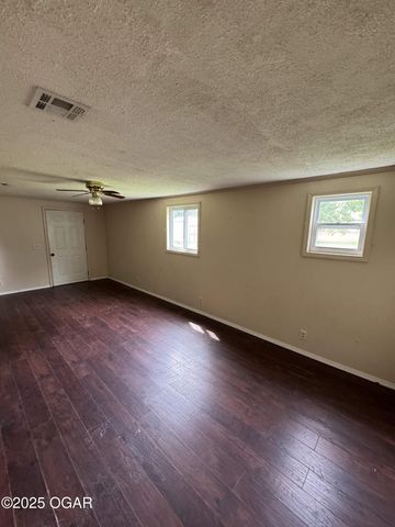 4994 E 20th Street, Joplin, MO 64801