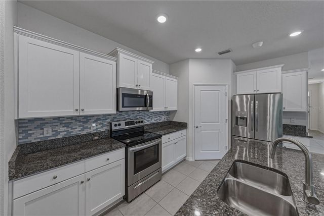 12322 EASTPOINTE DRIVE, Dade City, FL 33525
