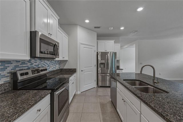 12322 EASTPOINTE DRIVE, Dade City, FL 33525