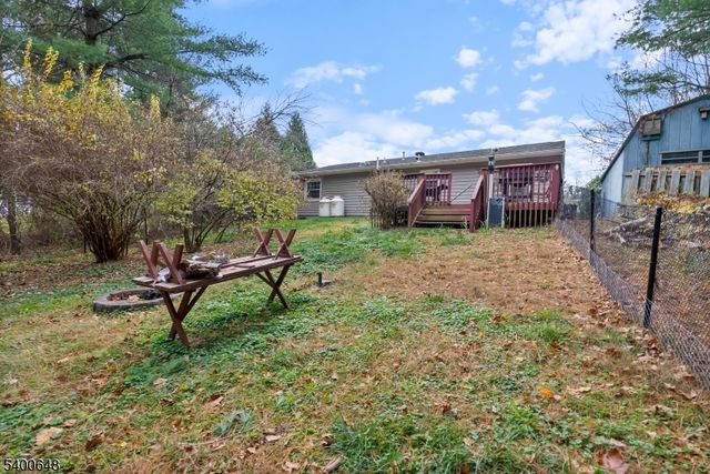 11 Carol Ct, Glen Gardner Boro, NJ 08826