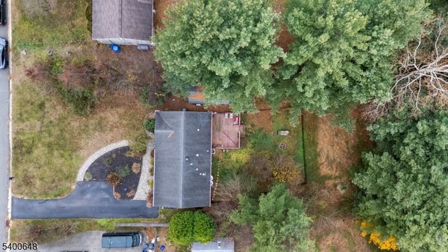 11 Carol Ct, Glen Gardner Boro, NJ 08826