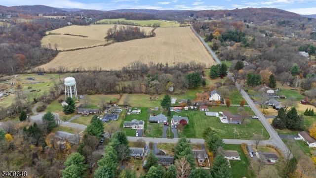 11 Carol Ct, Glen Gardner Boro, NJ 08826