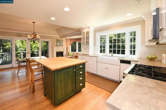 84 Quail Ln, Martinez, CA 94553