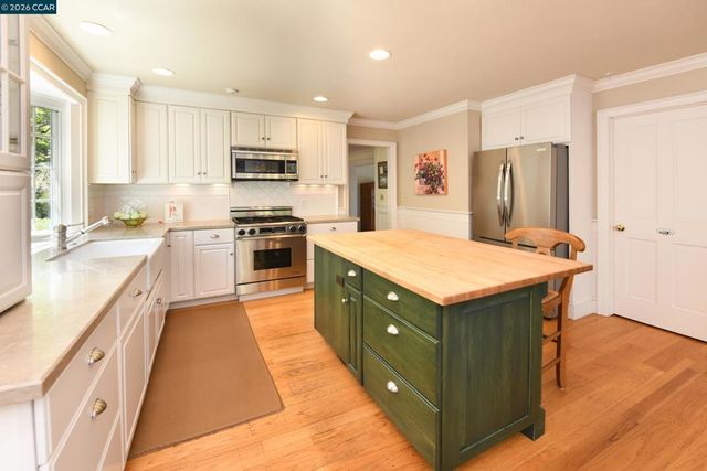 84 Quail Ln, Martinez, CA 94553