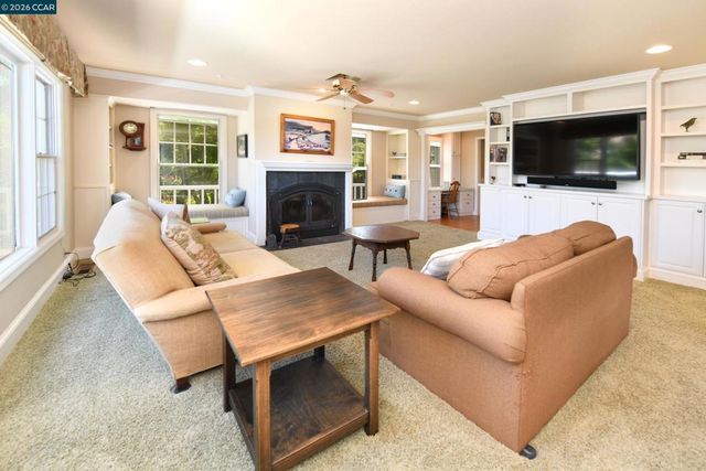 84 Quail Ln, Martinez, CA 94553