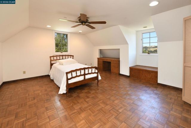 84 Quail Ln, Martinez, CA 94553